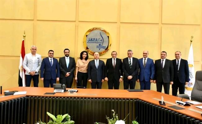 وزير النقل يشهد توقيع اتفاقية لتطوير ميناء برنيس