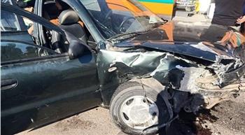  إصابة 5 أشخاص إثر حادث تصادم سيارتين بمحور الضبعة الصحراوى