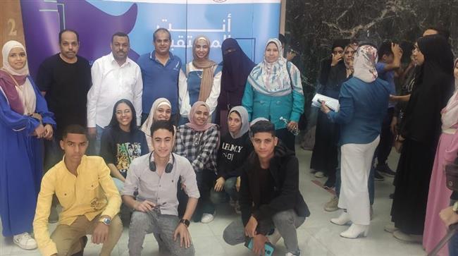 تسهم في مجابهة الأمية الرقمية.. 10 طلاب يمثلون تعليم قنا في تصفيات مبادرة طور وغير بالقاهرة