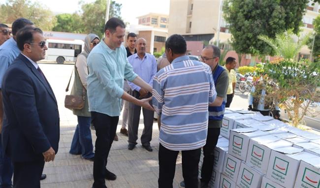 مؤسسة حياة كريمة تشارك جامعة جنوب الوادي في دعم الفئات الأولي بالرعاية