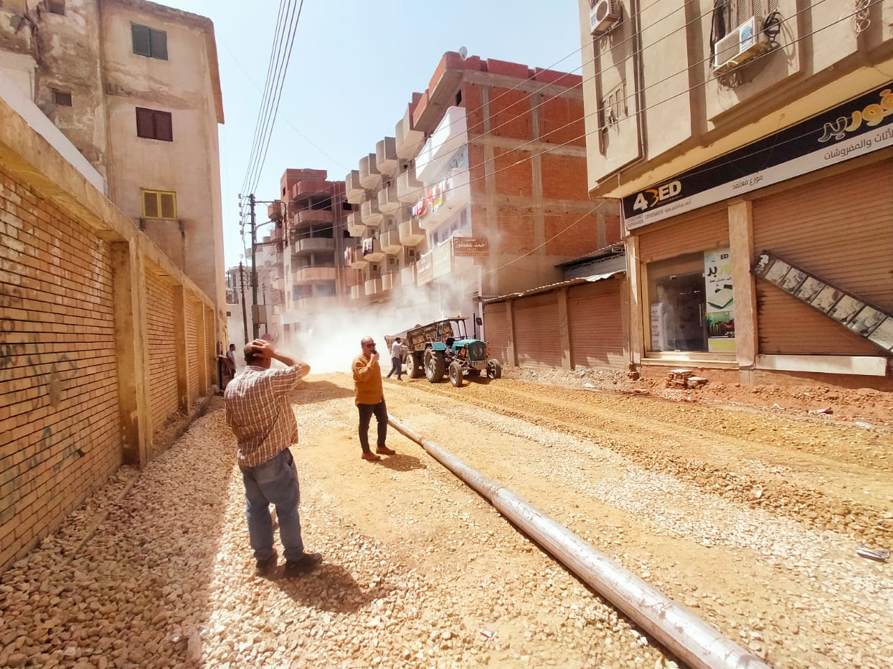 محافظ الغربية يتابع أعمال رصف وتطوير شارع المدارس بـ بسيون