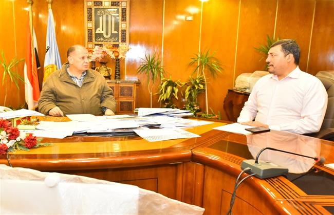 محافظ أسيوط يناقش آخر المستجدات بشأن تنفيذ مشروعات الخطة الاستثمارية 2023/2024