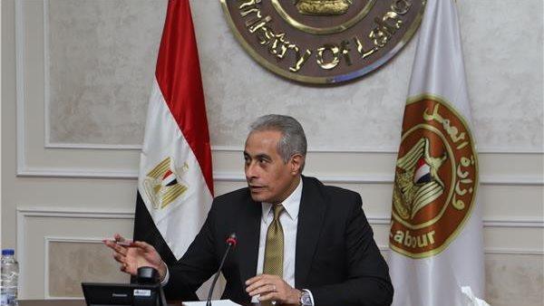 اليوم.. وزير العمل يفتتح ورشة «استراتيجية تمكين الشباب ومكافحة البطالة» 