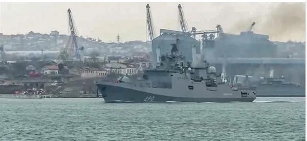 إحباط هجوم صاروخي استهدف سفينة في ميناء سيفاستوبول بالقرم