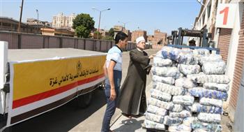   "الأوقاف": تسليم 20 طن سلع غذائية لأهالي غزة