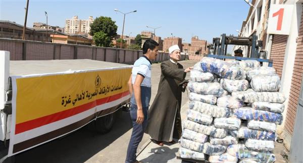 "الأوقاف": تسليم 20 طن سلع غذائية لأهالي غزة