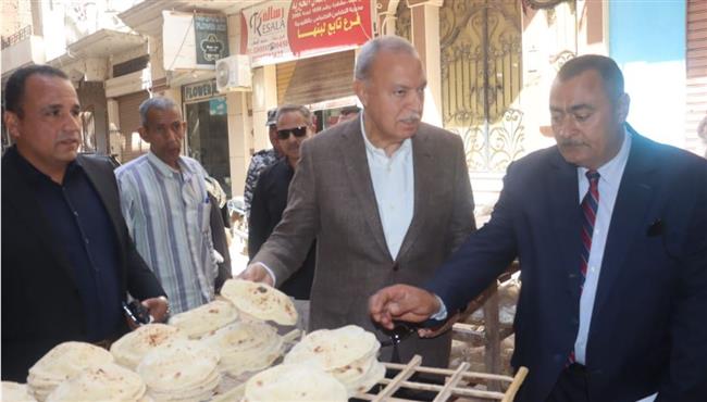 أول تحرك من محافظ القليوبية بعد تطبيق قرار تخفيض أسعار الخبز السياحي 
