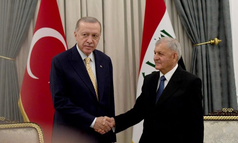 الرئيس العراقي يستقبل نظيره التركي في قصر السلام ببغداد