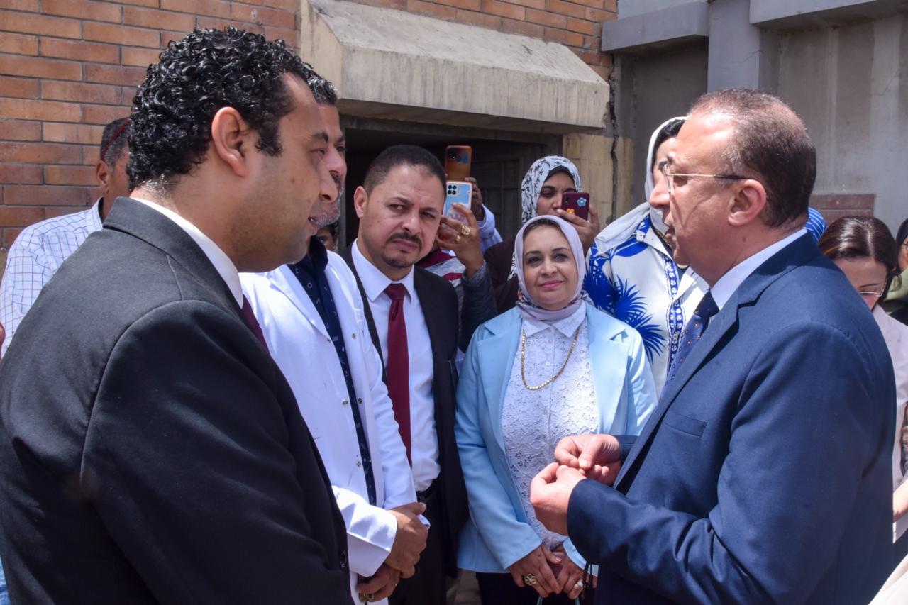 محافظ الإسكندرية يطلق القافلة الطبية بـ وحدة صحة البيطاش