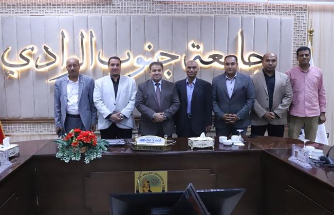 رئيس جامعة جنوب الوادي يستقبل أعضاء اللجنة النقابية للصحفيين بـ قنا