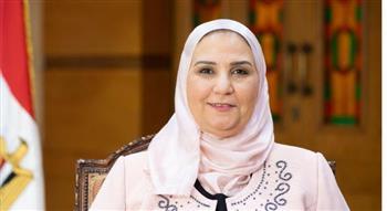 وزيرة التضامن تتفقد سوق الأحمدية الحضاري بـ أسوان