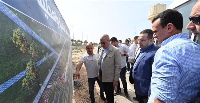 بالصور.. "الجزار" في مارينا العلمين السياحي