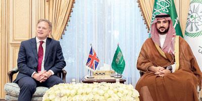 السعودية وبريطانيا تبحثان مجالات التعاون الدفاعي المشترك وخطورة التصعيد العسكري في المنطقة