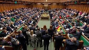   البرلمان البريطاني يقرّ قانون ترحيل المهاجرين إلى رواندا