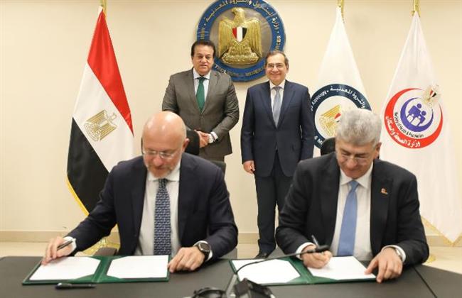 بمطروح وبورسعيد..توقيع اتفاقيتين للمساهمة المجتمعية لقطاع البترول في دعم الرعاية الصحية