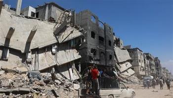   إعلام فلسطيني: الاحتلال ينسف منازل وعمارات بمخيم النصيرات وسط قطاع غزة