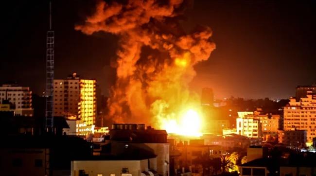 قصف عنيف للاحتلال وانفجارات متتالية في المناطق الشمالية الغربية لقطاع غزة