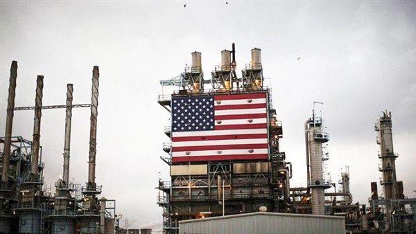 النفط يرتفع بعد انخفاض غير متوقع في مخزونات الخام الأمريكية 