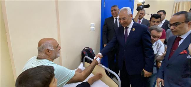 مستشفيات جامعة المنيا تستقبل 14 فلسطينيا من مصابي غزة