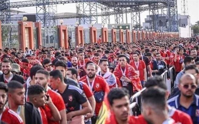 دوري أبطال إفريقيا .. توافد جماهير الأهلي على استاد القاهرة لمواجهة مازيمبي | صور