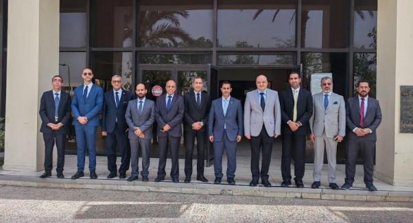 جولات ميدانية لوفد سلطنة عمان بمختلف شركات وهيئات وزارة الطيران المدني