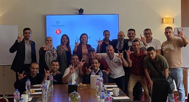 القومي للإعاقة يتيح ترجمة لغة الإشارة لتدريبات واحدة من الفنادق العالمية