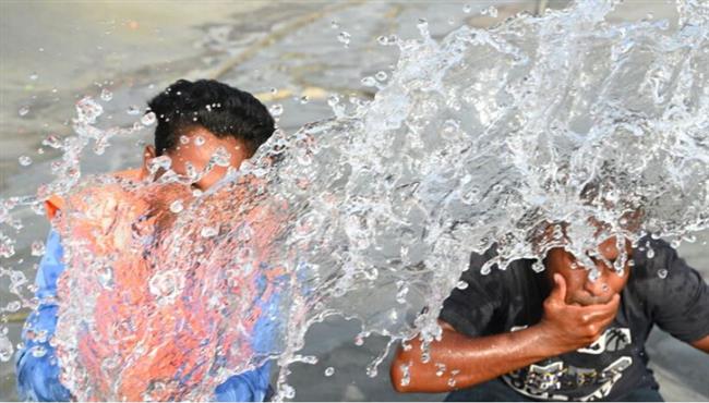 بلغت 42 درجة مئوية .. موجة حر شديد تجبر بنجلادش علي إغلاق المدارس