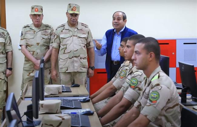 الرئيس السيسي يتفقد مبنى إقامة طلاب الأكاديمية العسكرية والمنشآت التعليمية بالعاصمة الإدارية