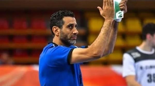 "أبو المجد" يعقد جلسة فنية مع يد الزمالك قبل لقاء الترجي بنهائي كأس الكؤوس