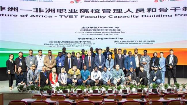 الهيئة المعاونة بـ الجامعات التكنولوجية تشارك في دورة تدريبية في مجال التصنيع الرقمي