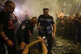 الشرطة الإسرائيلية تعتقل 7 متظاهرين شاركوا في مظاهرة تل أبيب ضد نتنياهو