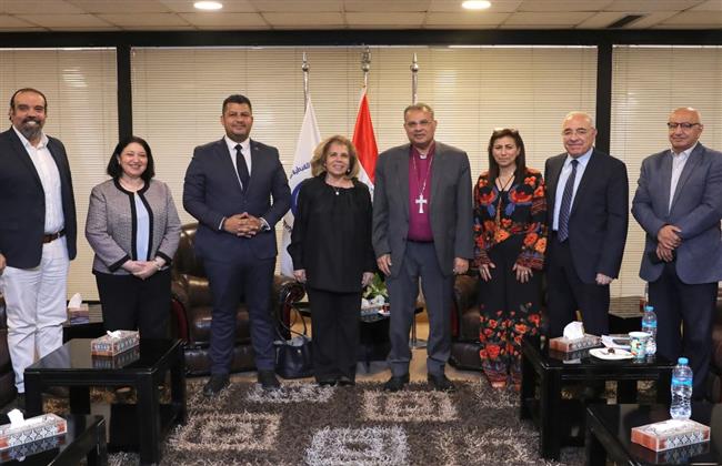 الطائفة الإنجيلية تستقبل مشيرة خطاب ورئيس "حقوق الإنسان بالنواب" للتهنئة بـ عيد القيامة
