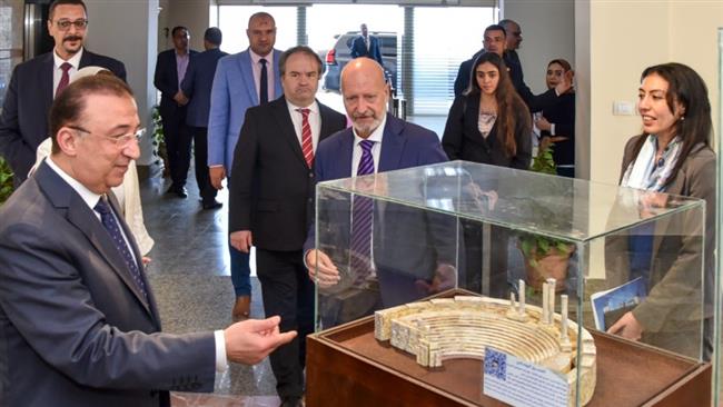 محافظ الإسكندرية يبحث مع سفير فنلندا توطيد العلاقات بين الجانبين