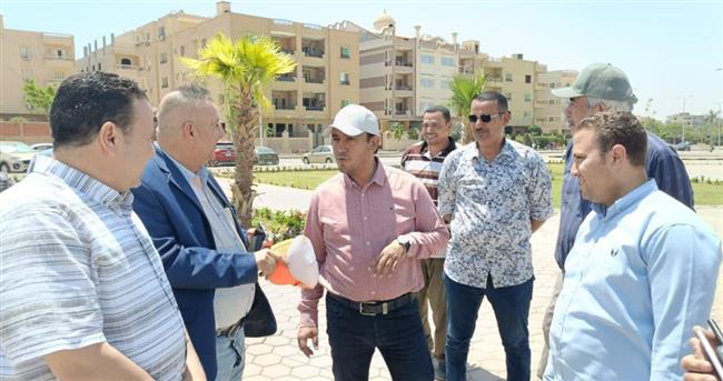رئيس جهاز الشروق يتابع أعمال تنسيق الموقع الجارية بحى النادى 
