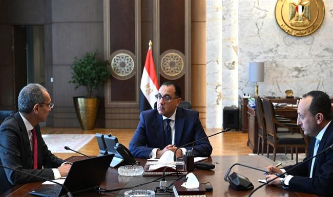 رئيس الوزراء يتابع مع وزير الاتصالات مستجدات بعض مشروعات الوزارة