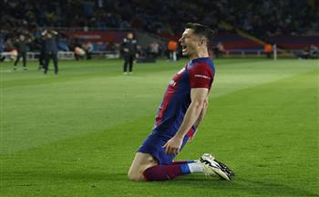   "هاتريك" ليفاندوفسكي يقود برشلونة لفوز ثمين على فالنسيا 4-2 في الدوري الإسباني