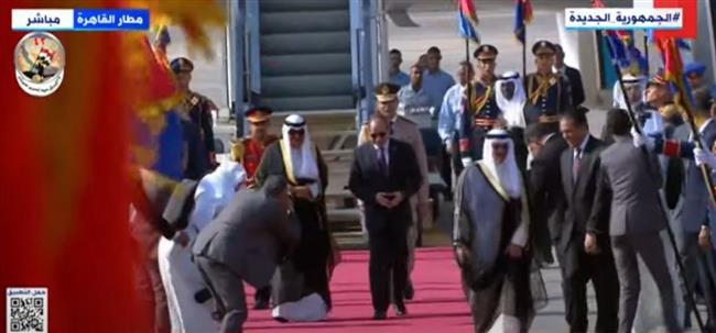 الرئيس السيسي يستقبل أمير الكويت بمطار القاهرة.. بث مباشر