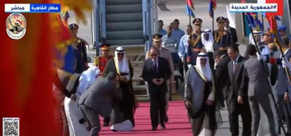 الرئيس السيسي يستقبل أمير الكويت بمطار القاهرة.. بث مباشر
