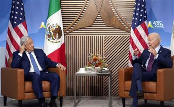   الرئيس الأمريكي يبحث مع نظيره المكسيكي "هاتفيًا" ملف الهجرة