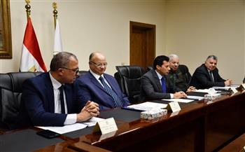   وزير الرياضة يناقش الطروحات الاستثمارية الجديدة لتطوير استاد القاهرة