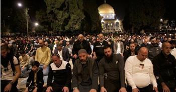 الاحتلال يداهم خيام المعتكفين في باحات المسجد الأقصى