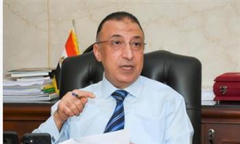 محافظ الإسكندرية يوجه بالتصدي لجشع التجار وإغلاق المنشآت المخالفة وإزالة الإشغالات