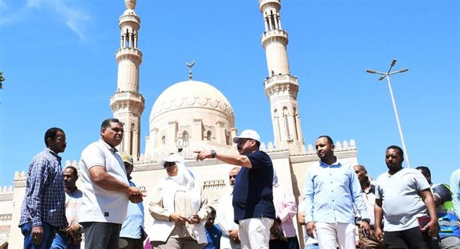 محافظ أسوان يتفقد المرحلة الثانية من مشروع تطوير منطقة الطابية التاريخية الأثرية
