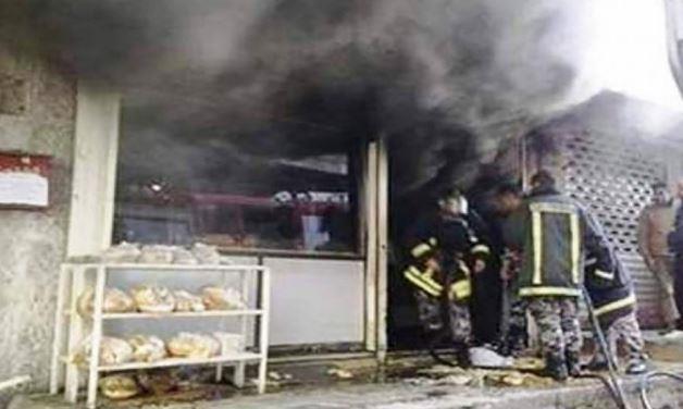 3 سيارات تسيطر على حريق مخبز فى فيصل