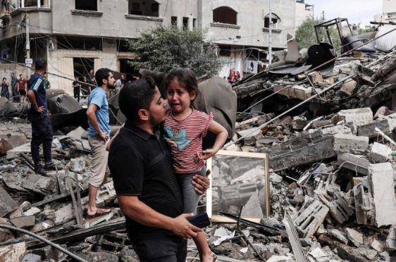 عائلات وعشائر غزة : نحمل حماس مسئولية الكارثة الإنسانية بالقطاع