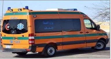 إصابة 9 أشخاص إثر انقلاب ميكروباص بالطريق الأوسطى