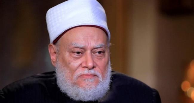 علي جمعة: يجوز أداء العمرة عن الميت عبر استخدام أبلكيشن بمقابل مادي