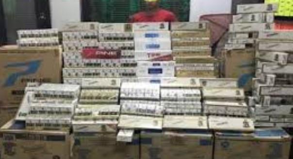 ضبط 5 أشخاص بمطروح بحوزتهم 121 ألفا و410 عبوات سجائر مهربة 
