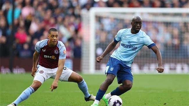 الدوري الإنجليزي .. أستون فيلا يحقق تعادلًا مثيرًا مع برينتفورد