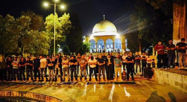 رغم مضايقات الاحتلال.. الفلسطينيون يؤدون صلاتي التراويح والتهجد في المسجد الأقصى